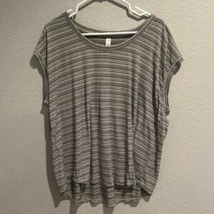 Athleta Black Striped Short Sleeve V-neck top 1X